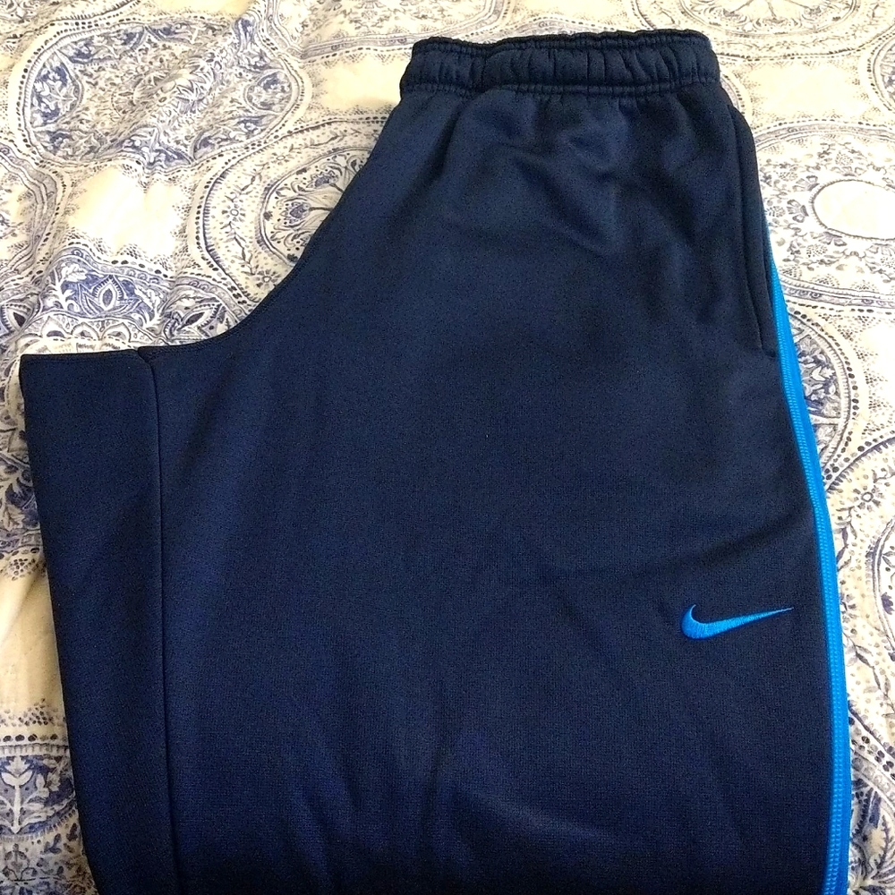 Nike therma fit sweatpants